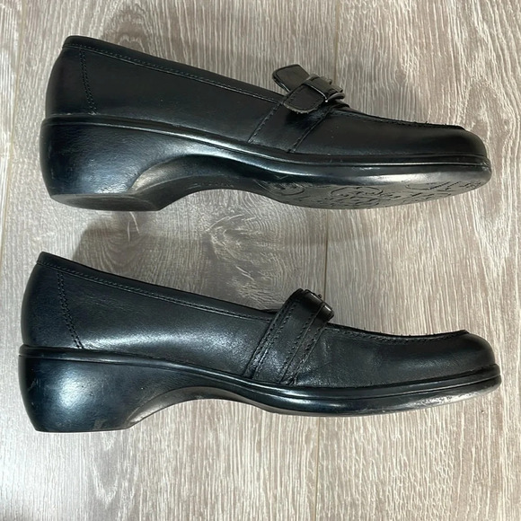 Clarks Black Leather Slip On Loafers Buckle Strap 8.5M - Picture 12 of 16